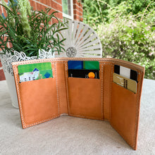 Load image into Gallery viewer, Classic trifold