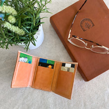 Load image into Gallery viewer, Classic trifold