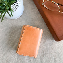 Load image into Gallery viewer, Classic trifold